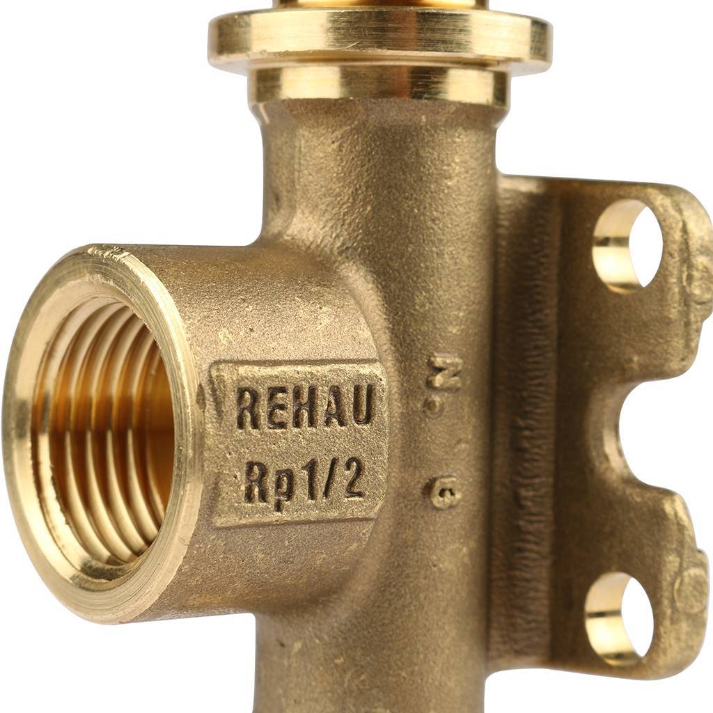 REHAU RAUTITAN Тройник настенный с внутренней резьбой 20-Rp1/2-20 RX
