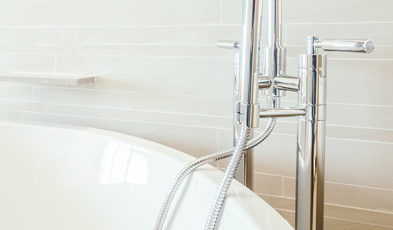 Установка на смеситель излива и душевого шланга