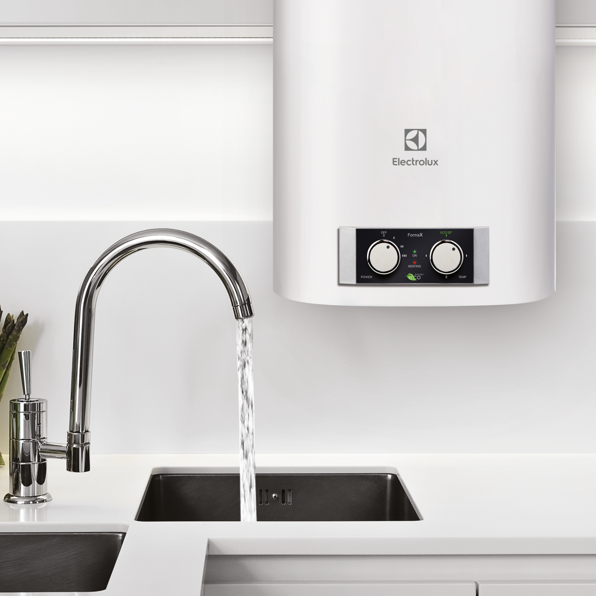 Накопительный электрический водонагреватель Electrolux EWH 30 Formax